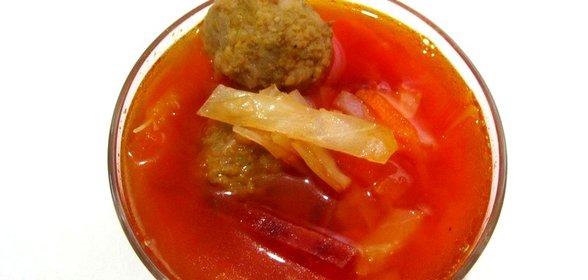 Борщ с фрикадельками