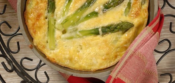 Омлет со спаржей