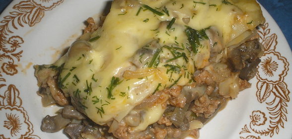 Лазанья с мясом, грибами и капустой