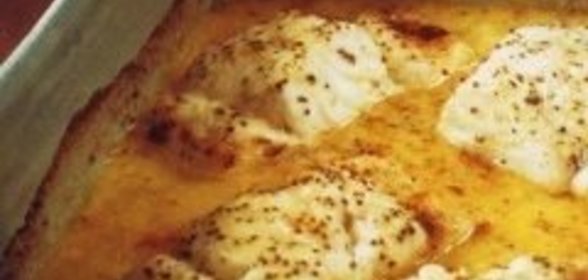 Треска, запеченная в сырном соусе