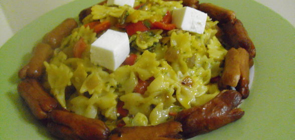 Фарфалле с овощами и соусомпесто