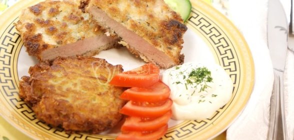 Шницель с картофельной лепёшкой