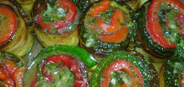 Рулетики из цуккини и перца