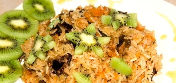 Плов с черносливом и курагой