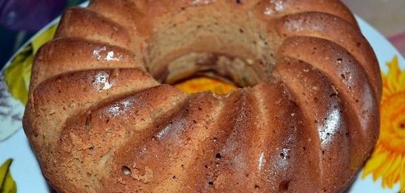 Шарлотка с вареньем