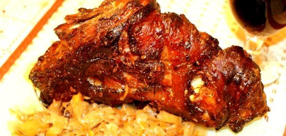 Свиная рулька по‑чешски