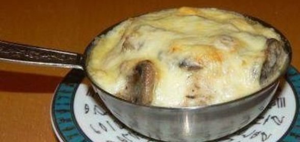 Паста с сыром и листьями мать-и-мачехи