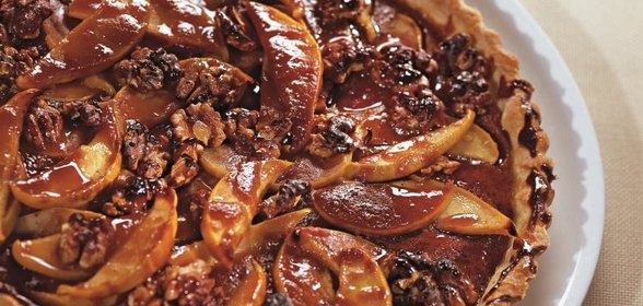 Торт с айвой и грецкими орехами