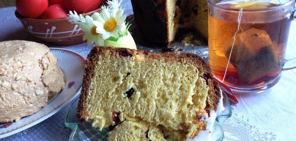 Кулич с шафраном и клюквой на сливках