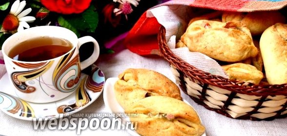 Пирожки с колбасой и сыром печёные