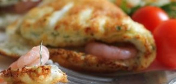 Белковый омлет с креветками и козьим сыром