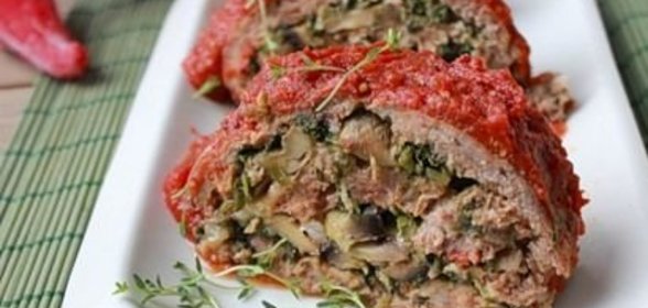 Мясной рулет с грибами и шпинатом