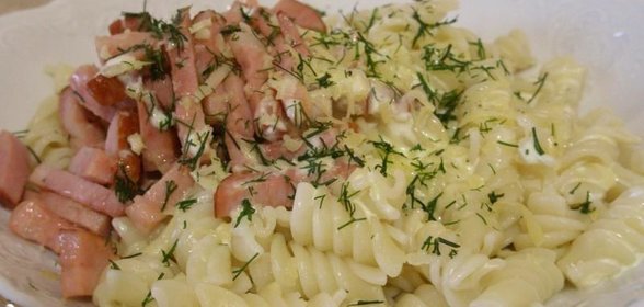 Макароны с ветчиной и сыром