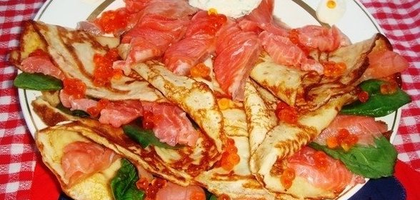 Блинчики с малосольной форелью