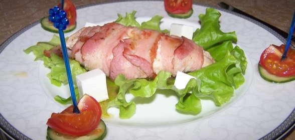 Куриное филе в беконе с сыром Фета