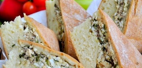Деревенский рыбный пирог в мультиварке