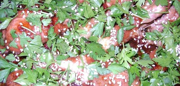 Куриные ножки в вишневом соусе