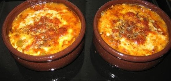 Креветки с грибами в горшочке