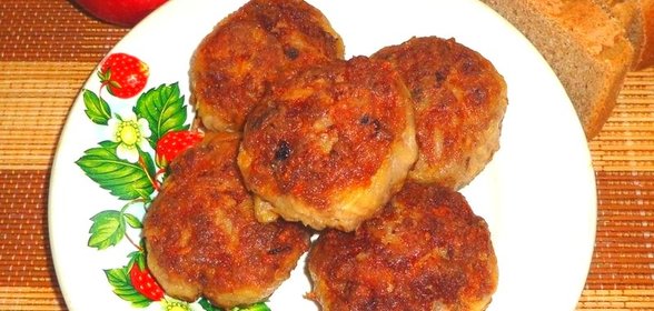 Картофельно-мясные биточки с сыром