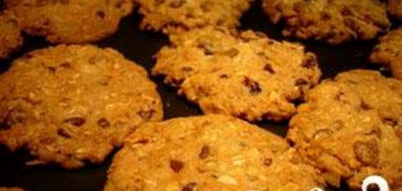 Овсяное печенье с миндалем и шоколадом