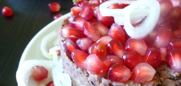 Паштет из нута и красной фасоли с гранатом