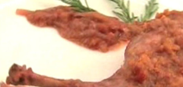 Кебаб из речной рыбы с зеленью