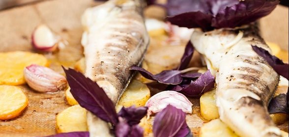 Ледяная рыба, запеченная с картофелем и чесноком