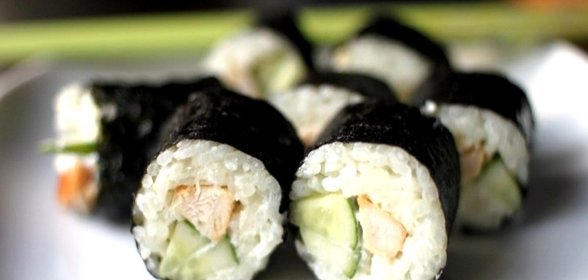 Роллы с копченой курицей