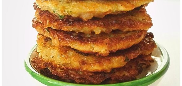 Овсяные оладьи с луком