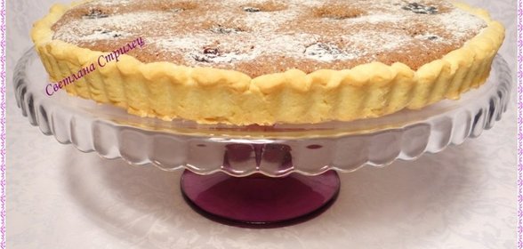 Пирог с черносливом и фундуком