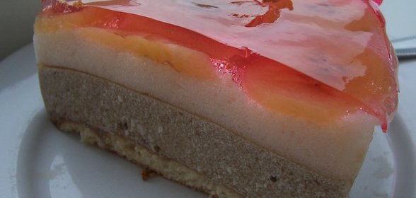 Торт желейный с бананами