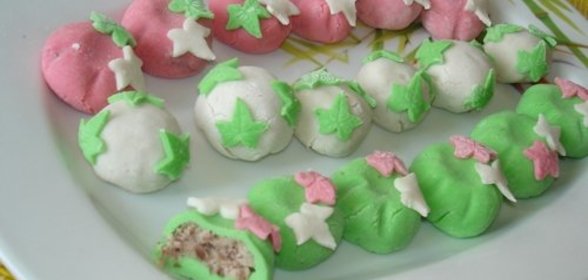 Ботамочи. Японские пирожные из рисовой муки и фасолевой, сладкой пасты Адзуки