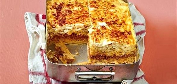 Запеканка с фаршем под соусом Бешамель