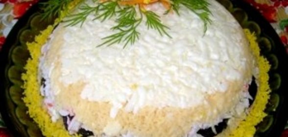Салат с черносливом и сыром