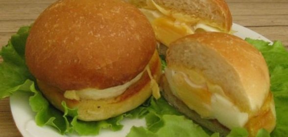 Лук, фаршированный творогом с черносливом