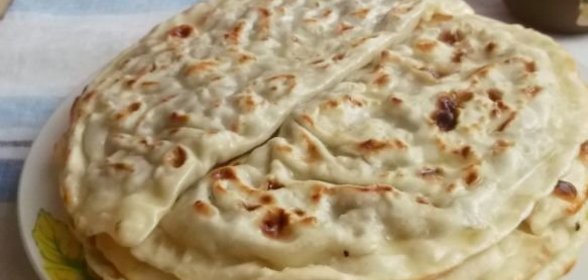 Кутабы (азербайджанские чебуреки)