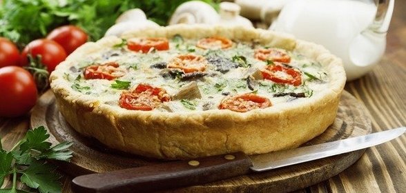 Киш с помидорами и сыром