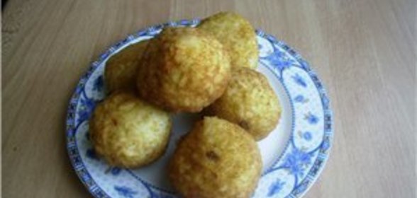 Рисовые крокеты с начинкой из фарша и сыра