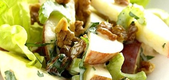Салат с яблоком и сыром