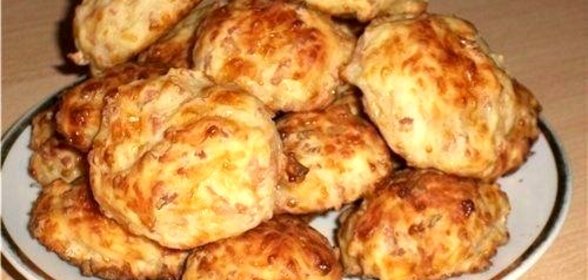 Сырная закуска с колбасой