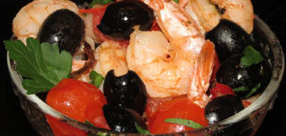 Теплый салат - Креветки с оливками и Черри