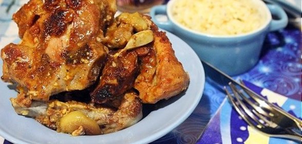 Запеченные свиные ребрышки с ароматным рисом