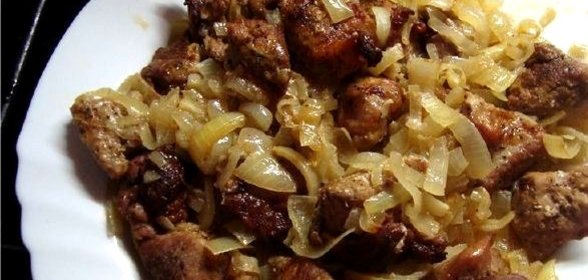 Шашлык в рукаве на луковой подушке