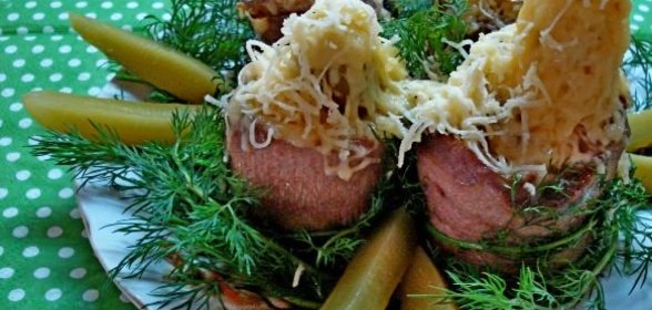 Соус из чёрной смородины и кореньев