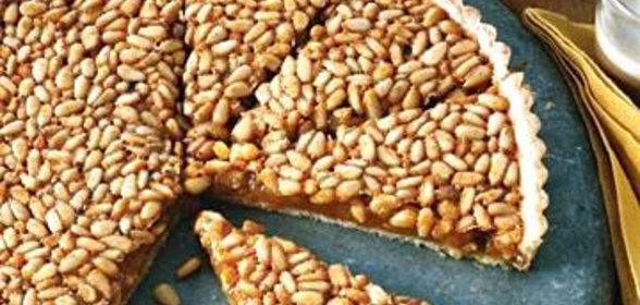 Торт с медом и кедровыми орехами