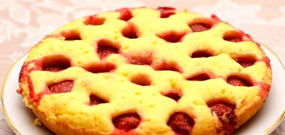 Клубничный торт в мультиварке