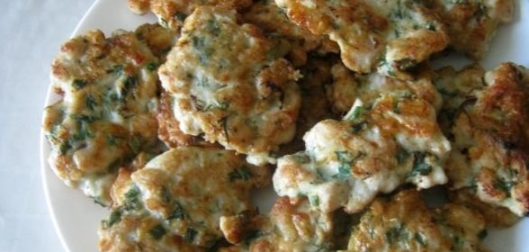 Куриные оладьи с сыром на кефире