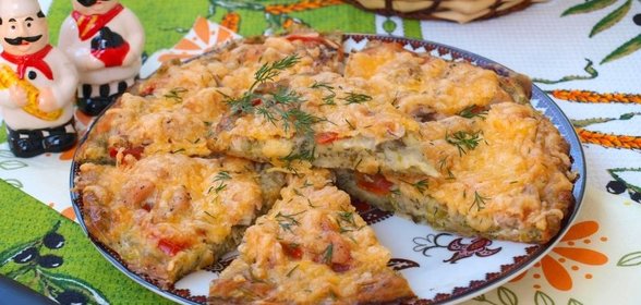 Кабачковая пицца с куриным филе и помидорами