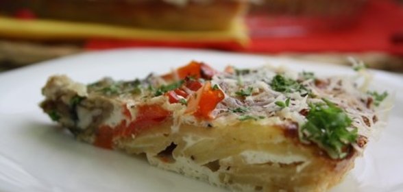 Картофельная тортилья с перцем и баклажанами