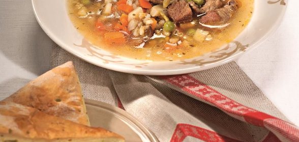 Суп из баранины с лепешками